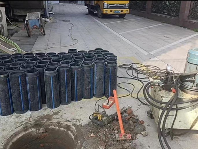 龙安PE置换管厂家 DN315置换管 非开挖管短管置换